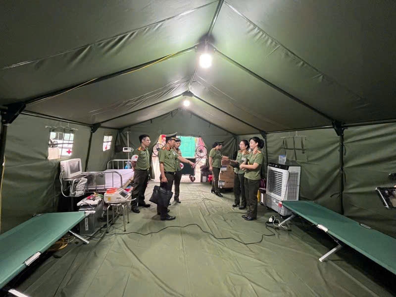 Lực lượng y tế Công an Hà Nội sẵn sàng cho sự kiện A80 Lực lượng y tế Công an Hà Nội sẵn sàng cho sự kiện A80