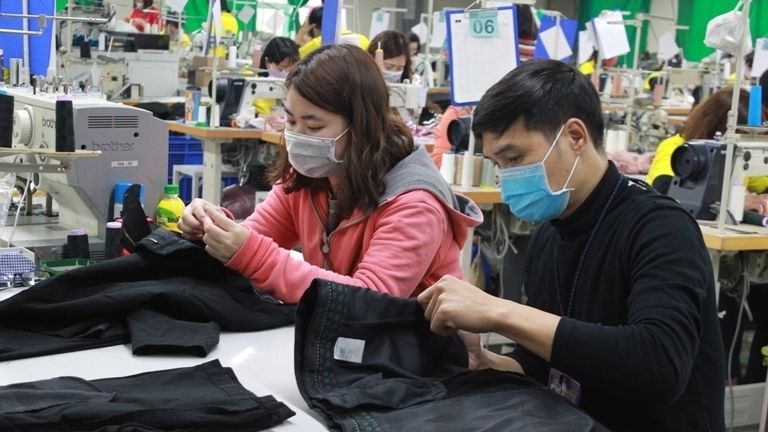 Ngành dệt may, da giày đang đối mặt với nhiều rào cản ngay trên “sân nhà”