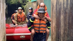 khuyen cao nguoi dan han che di lai khi mua lu lon