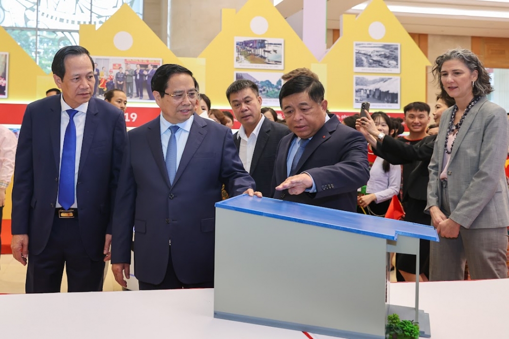 Thủ tướng: Xóa hơn 330.000 nhà tạm, dột nát là &quot;Công trình Quốc gia đặc biệt&quot; của &quot;ý Đảng, lòng dân&quot;