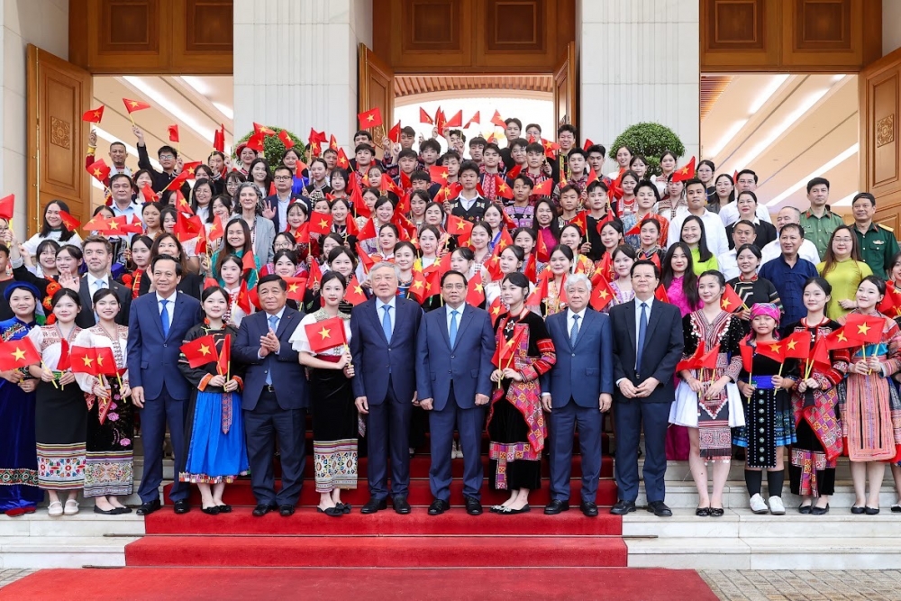 Thủ tướng: Xóa hơn 330.000 nhà tạm, dột nát là &quot;Công trình Quốc gia đặc biệt&quot; của &quot;ý Đảng, lòng dân&quot;