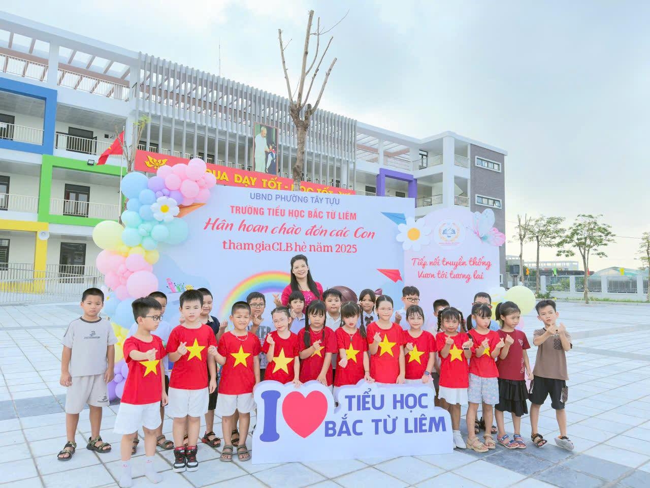 Tình yêu đất nước của cô và trò Trường Tiểu học Bắc Từ Liêm