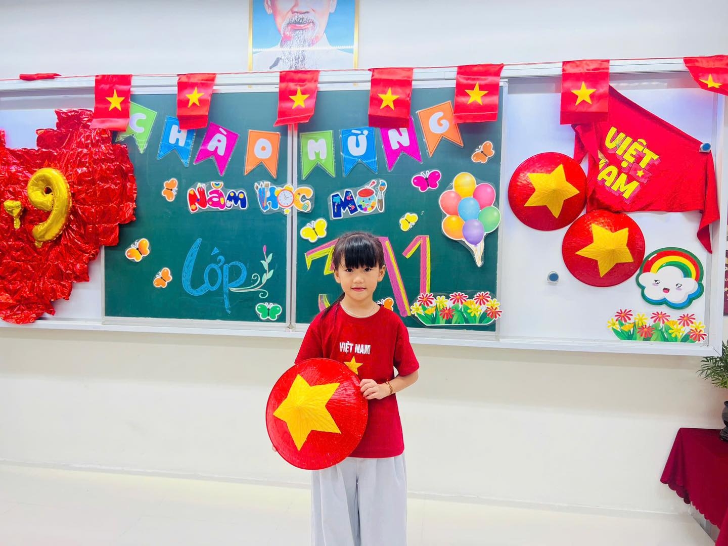 Tình yêu đất nước của cô và trò Trường Tiểu học Bắc Từ Liêm