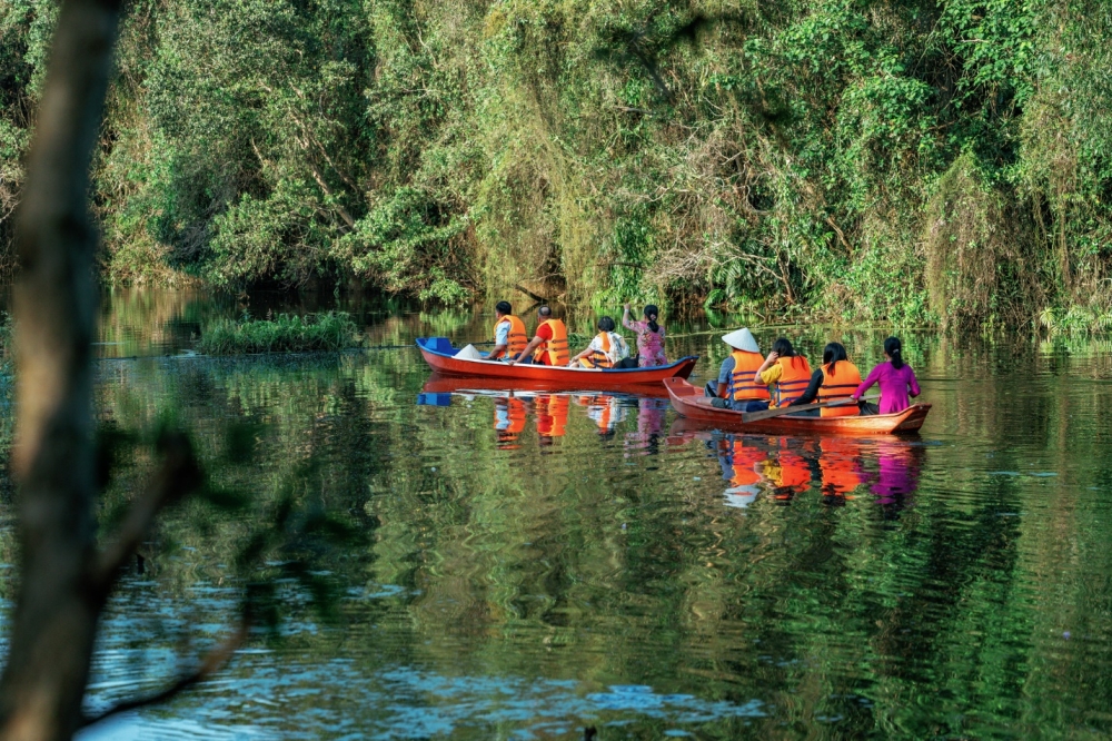 Cảnh sắc Đồng Tháp Mười: Một ngày đi chậm để nghe rừng cất tiếng