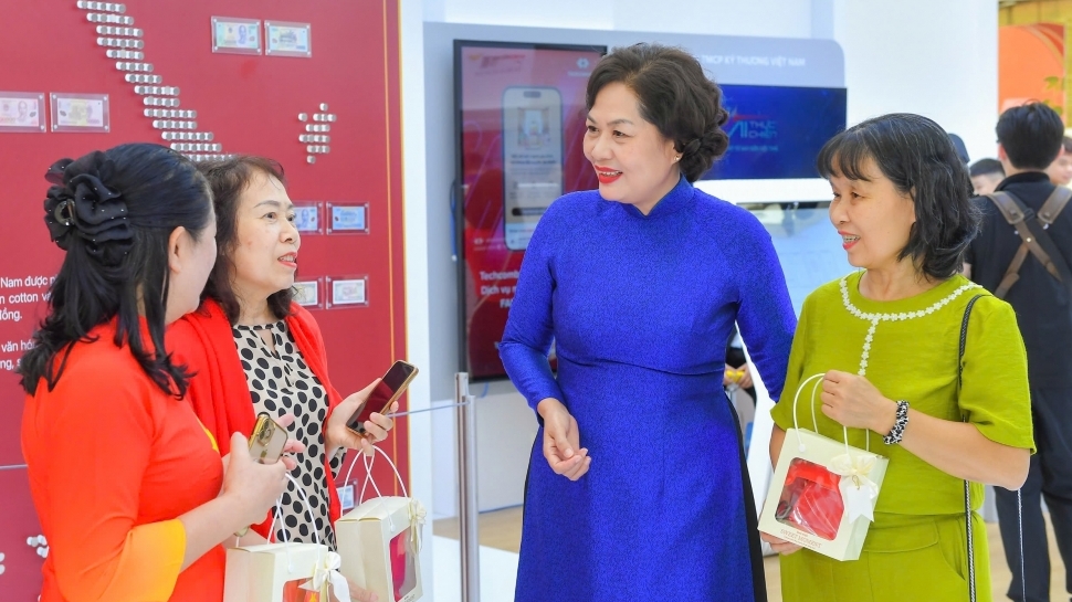 Bức tranh tổng quan về ngành Ngân hàng tại triển lãm có 1-0-2