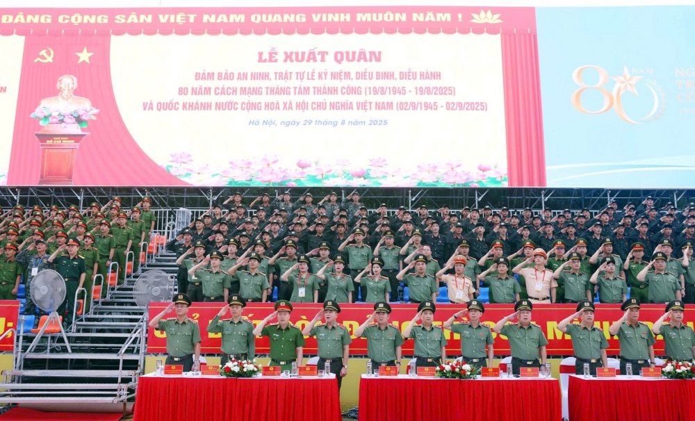 Hình ảnh lực lượng Công an xuất quân bảo vệ đại lễ A80