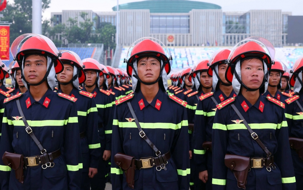 Hình ảnh lực lượng Công an xuất quân bảo vệ đại lễ A80