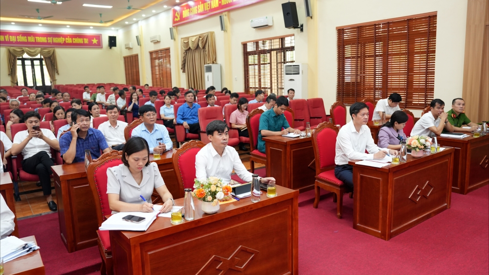 Xã Dương Hòa khen thưởng cá nhân, tập thể có thành tích trong tổ chức Đại hội Đảng