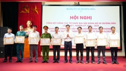 xa duong hoa khen thuong ca nhan tap the co thanh tich trong to chuc dai hoi dang