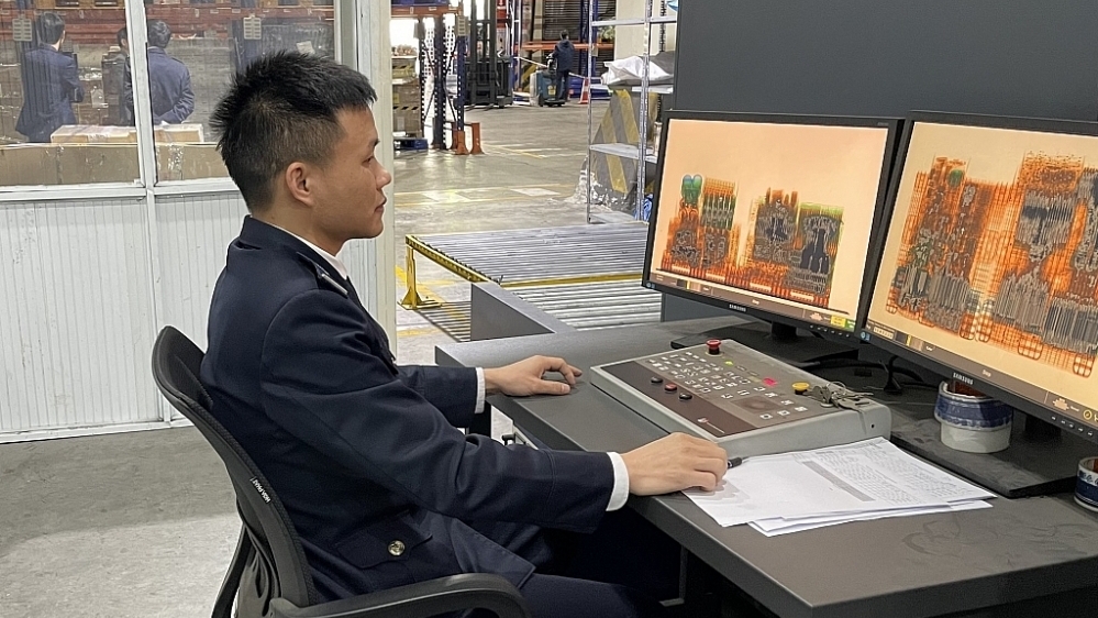 Hơn 800 vụ vận chuyển hàng cấm, nhập lậu qua sân bay Nội Bài