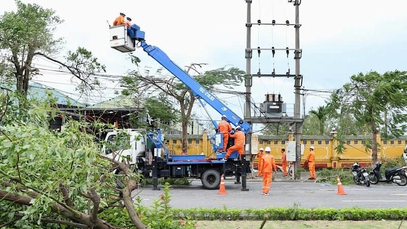 Hơn 4,2 triệu khách hàng được cấp điện trở lại sau khi bão Yagi