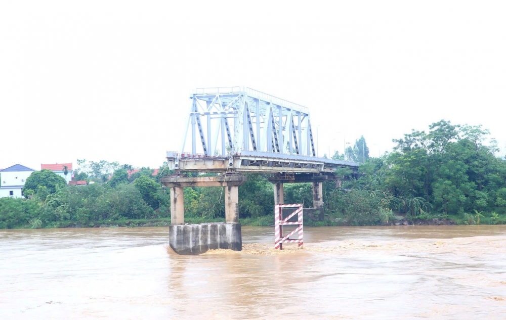 Hà Nội yêu cầu cấm xe qua các cầu yếu sau sự cố sập cầu ở Phú Thọ