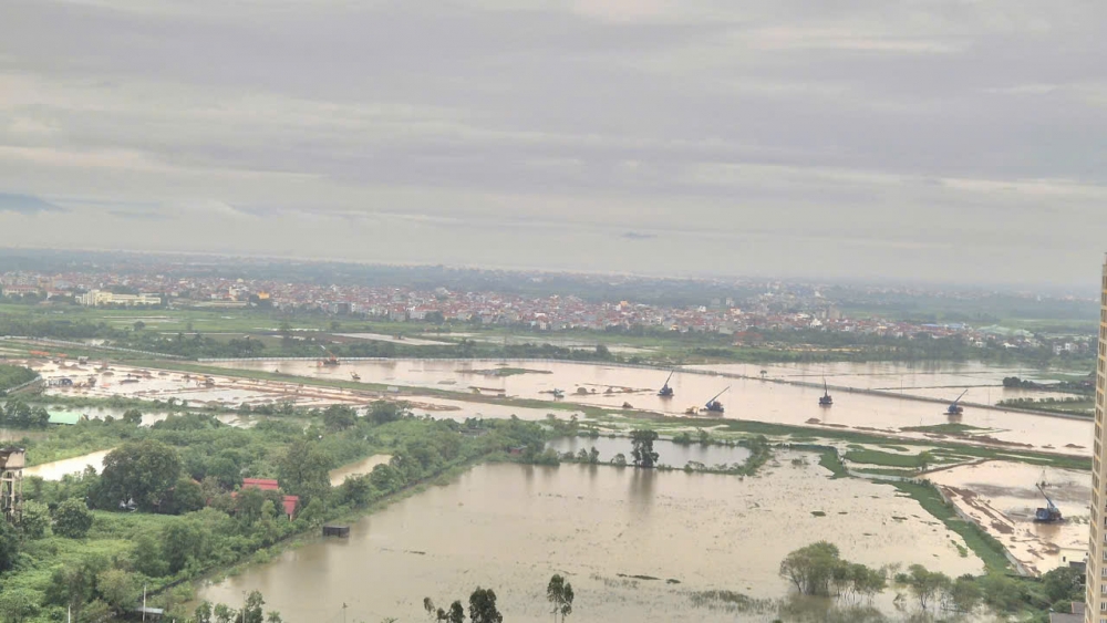 Nhiều khu vực tại Hà Nội mưa rào và dông trong vài giờ tới