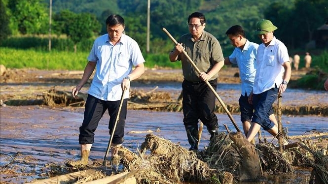 Thủ tướng thị sát nơi sạt lở đất làm gần 100 người chết, mất tích ở Lào Cai