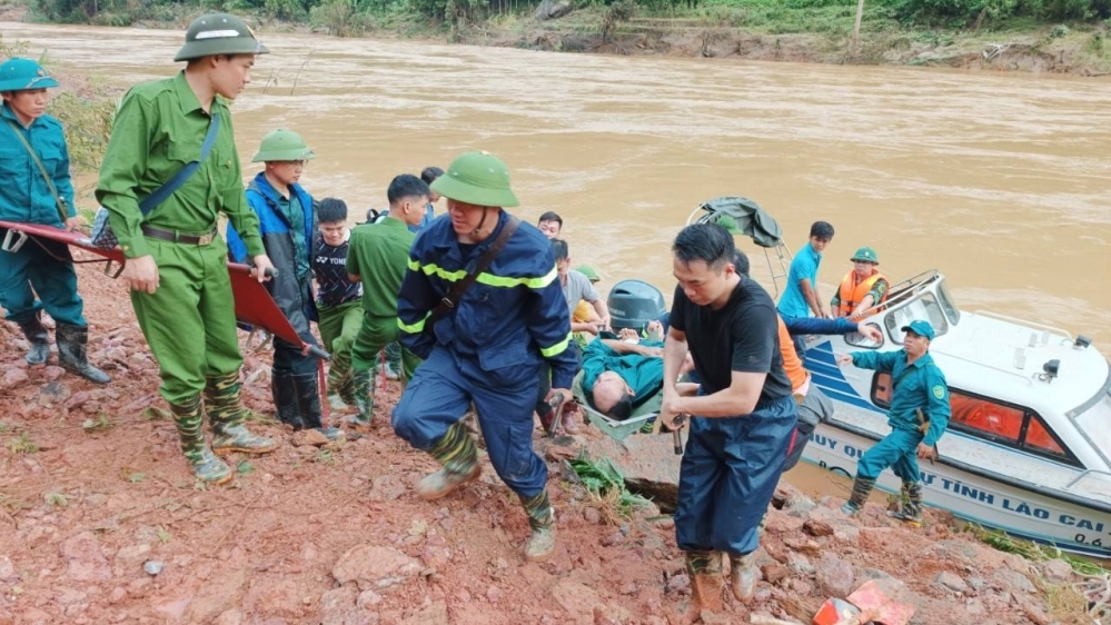 348 người chết và mất tích do mưa bão, lũ lụt