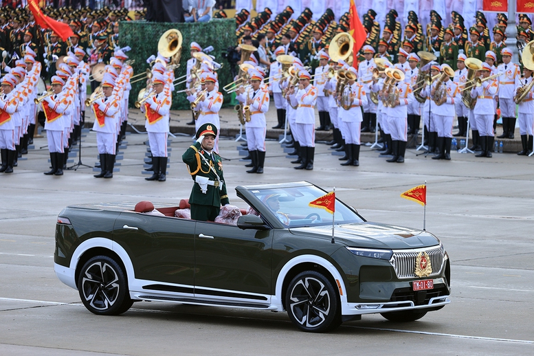 Chùm ảnh: Các khối diễu binh của quân đội nhân dân Việt Nam tại A80- Ảnh 1.