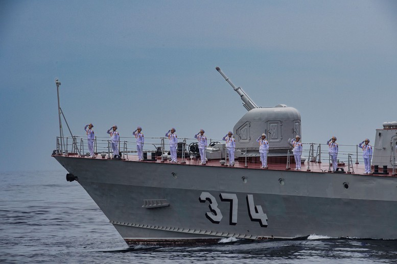 CHÙM ẢNH: Sức mạnh của lực lượng vũ trang trên biển- Ảnh 9.