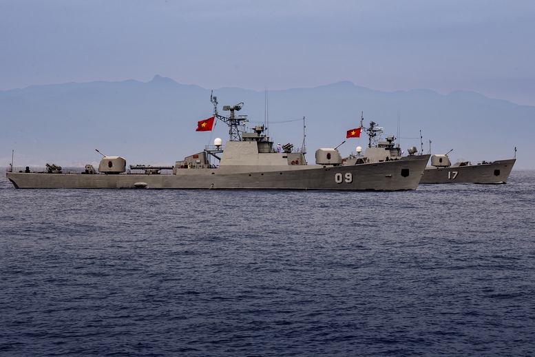 CHÙM ẢNH: Sức mạnh của lực lượng vũ trang trên biển- Ảnh 14.