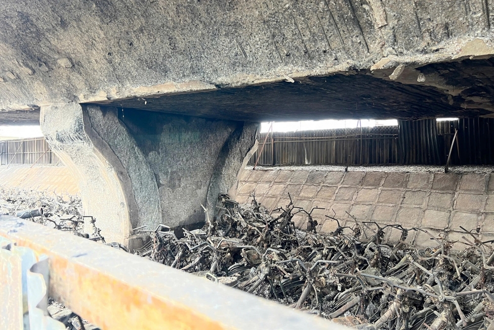 Khẩn trương làm rõ nguyên nhân, xử lý trách nhiệm vụ cháy bãi trông giữ xe dưới gầm cầu Vĩnh Tuy