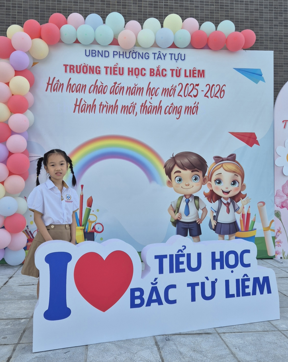 Cô trò Trường Tiểu học Bắc Từ Liêm rộn rã, hân hoan ngày khai trường