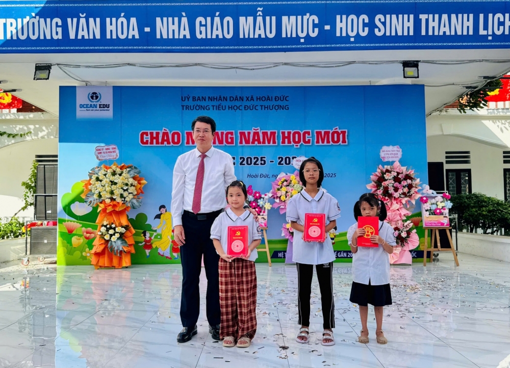 Học sinh xã Hoài Đức rạng rỡ bước vào năm học mới