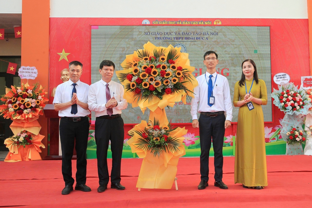 Học sinh xã Hoài Đức rạng rỡ bước vào năm học mới