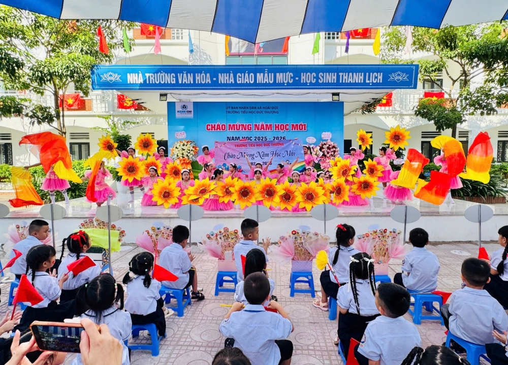 Học sinh xã Hoài Đức rạng rỡ bước vào năm học mới
