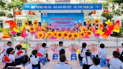 hoc sinh xa hoai duc rang ro buoc vao nam hoc moi