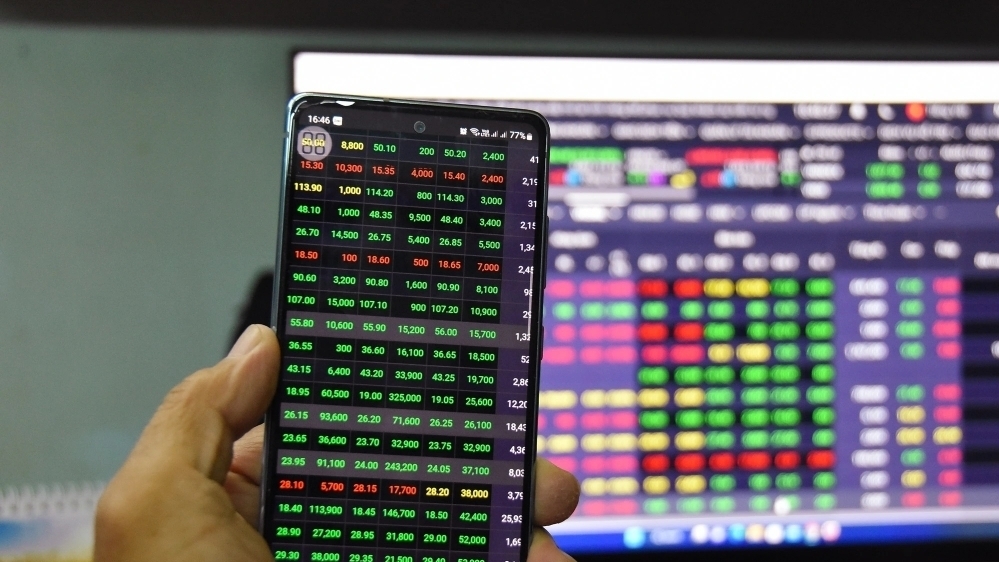 Chỉ số chứng khoán Việt Nam tăng gần 12% sau một tháng