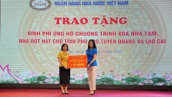 ngan hang nha nuoc trao tang 8 ty dong ho tro 3 tinh xoa nha tam nha dot nat
