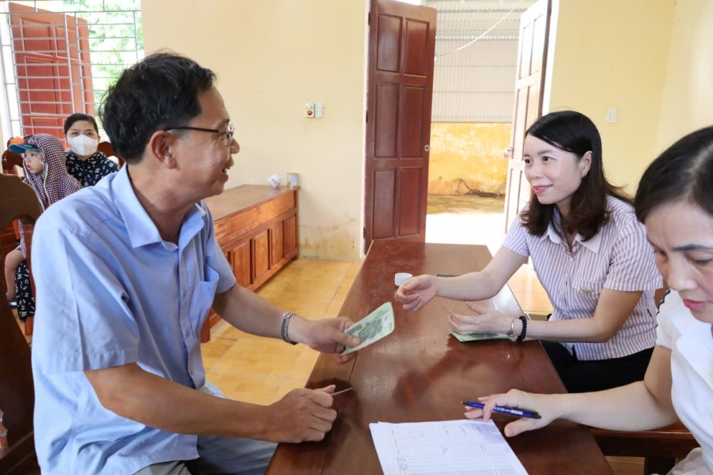 Công điện khẩn: Các đơn vị cấp xã chậm lương phải chi trả trước 15/9