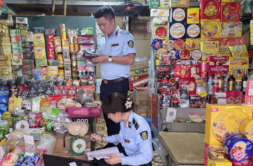 Hoài Đức cao điểm xử lý buôn lậu, hàng giả dịp Tết Trung thu