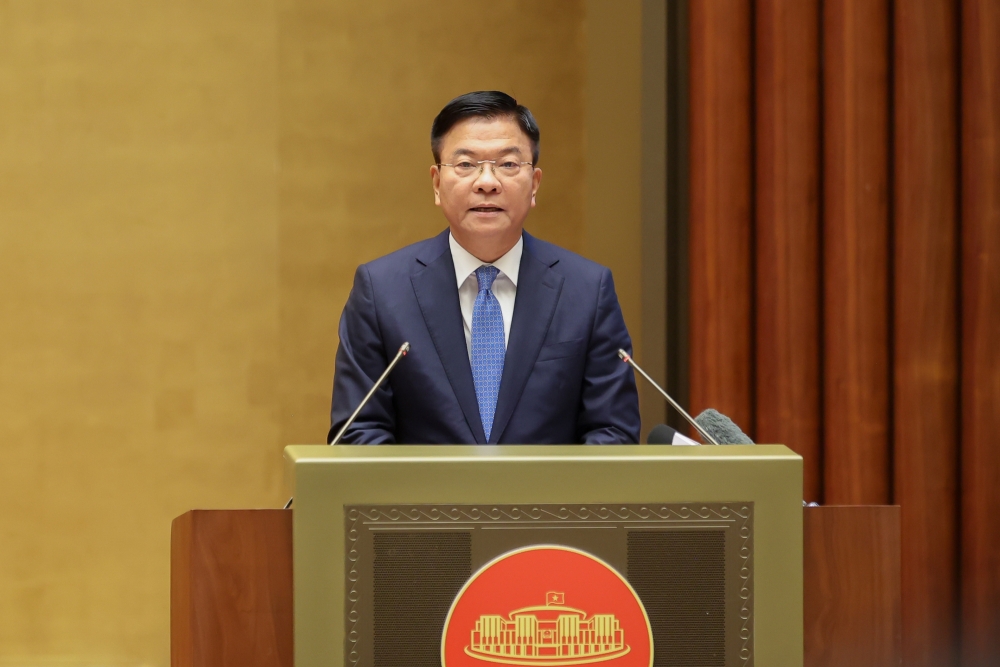 Phó Thủ tướng Lê Thành Long nêu rõ các khoản kinh phí cho chính sách khám sức khỏe định kỳ, miễn viện phí, phụ cấp y tế