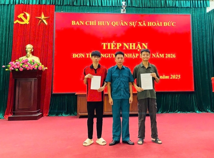 Khát vọng mặc áo lính, nhiều thanh niên Hoài Đức viết đơn xin nhập ngũ