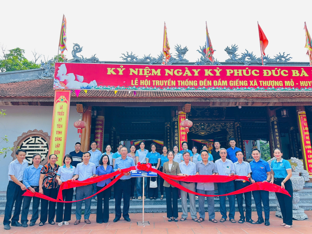 Gắn biển các công trình chào mừng Đại hội MTTQ xã Đan Phượng