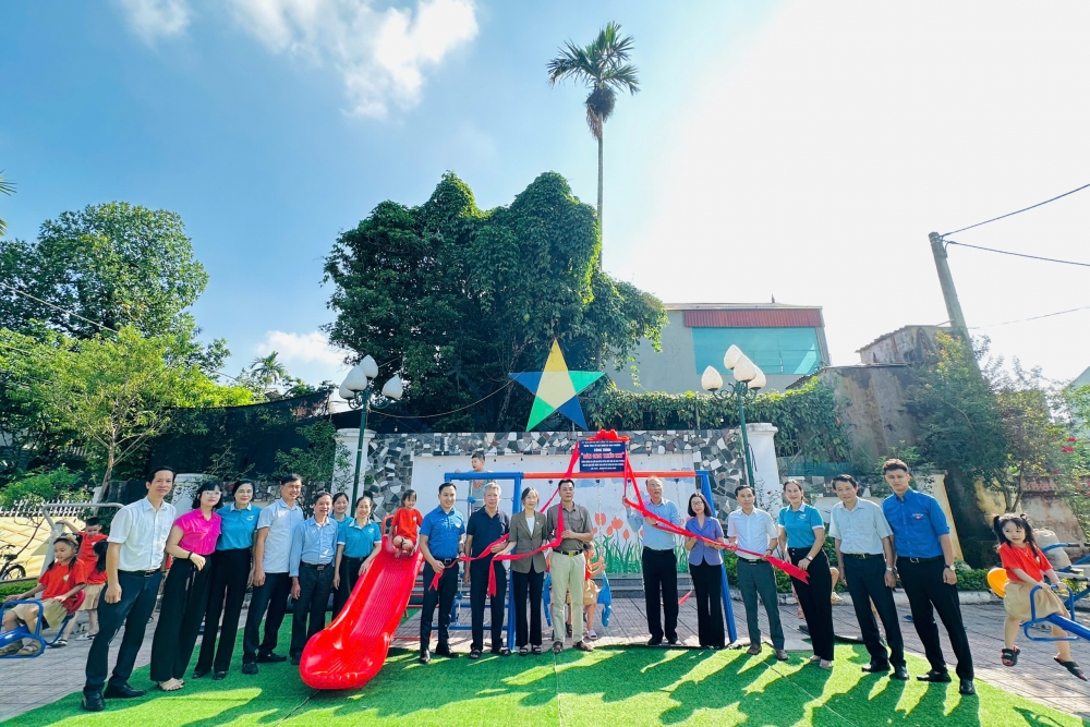 Gắn biển các công trình chào mừng Đại hội MTTQ xã Đan Phượng