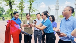 gan bien cac cong trinh chao mung dai hoi mttq xa dan phuong