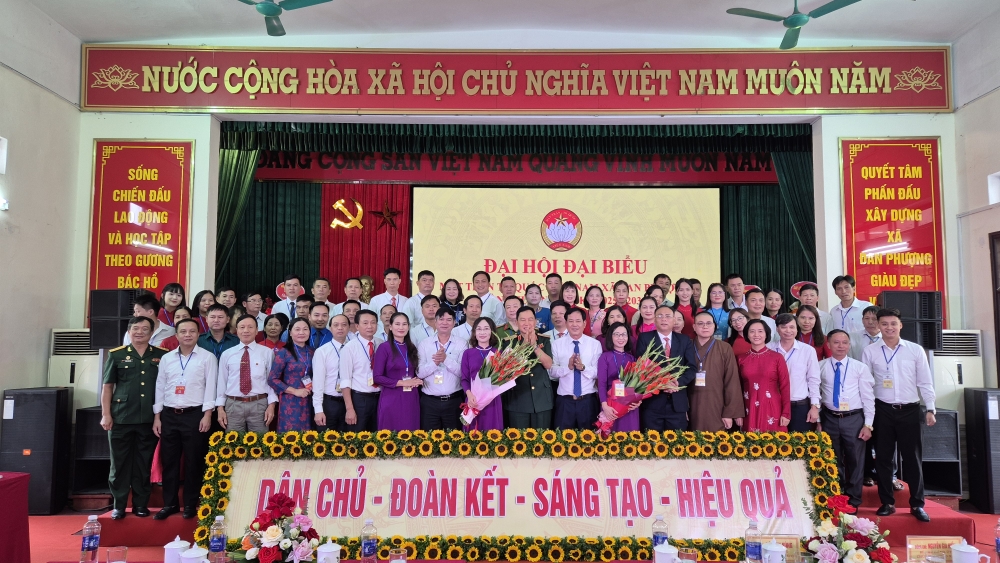 Xây dựng MTTQ xã Đan Phượng trở thành trung tâm đoàn kết vì hạnh phúc của Nhân dân Xây dựng MTTQ xã Đan Phượng trở thành trung tâm đoàn kết vì hạnh phúc của Nhân dân