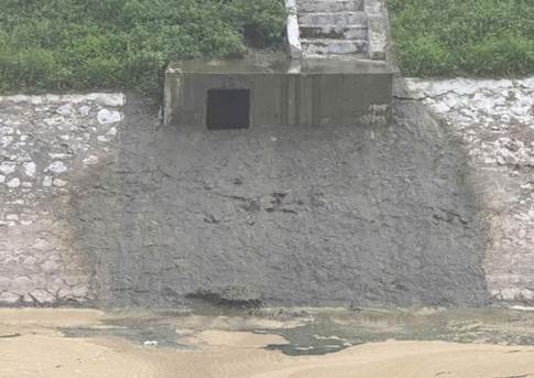 Hà Nội yêu cầu xử lý nghiêm vụ đổ trộm chất thải ra sông Tô Lịch