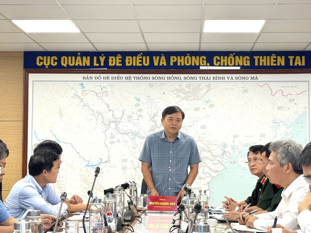 Bão BUALOI mạnh, đi rất nhanh, ảnh hưởng rộng, hướng thẳng miền Trung