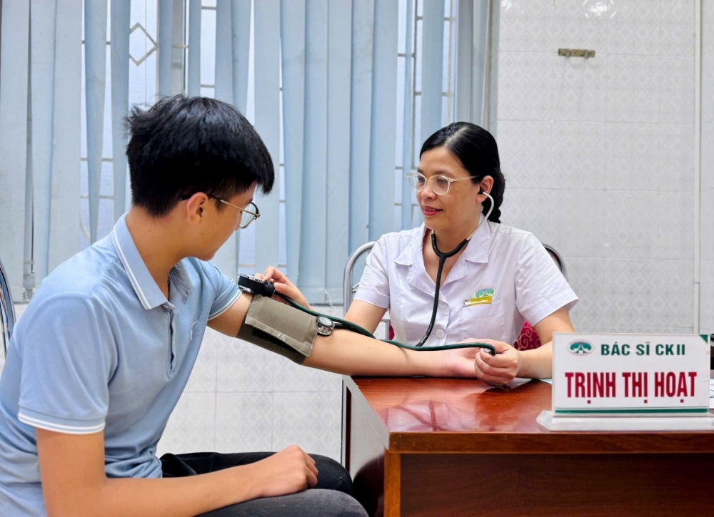 Bộ Y tế yêu cầu trực 24/24h, không để gián đoạn cấp cứu khi bão số 10 đổ bộ Bộ Y tế yêu cầu trực 24/24h, không để gián đoạn cấp cứu khi bão số 10 đổ bộ