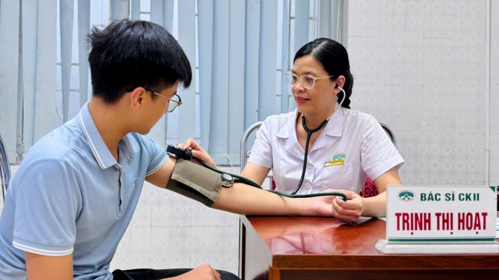 Bộ Y tế yêu cầu trực 24/24h, không để gián đoạn cấp cứu khi bão số 10 đổ bộ