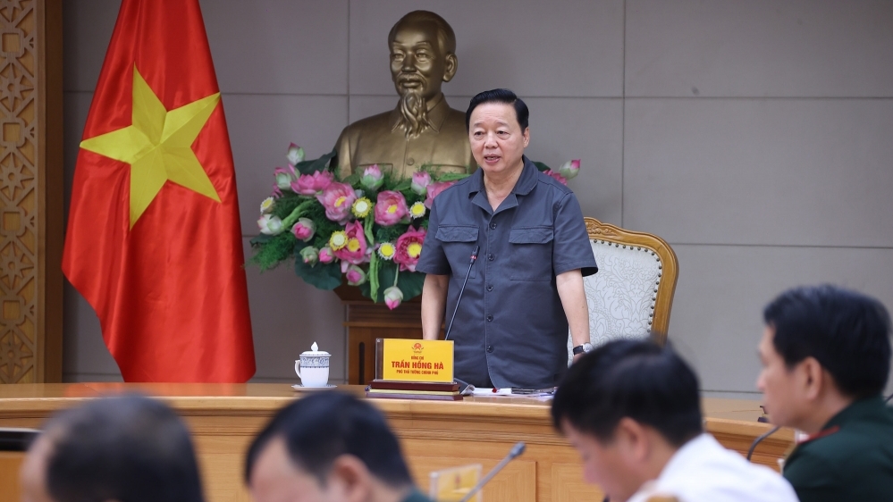 Bão số 10 (BUALOI) rất khó lường vì bão chồng bão