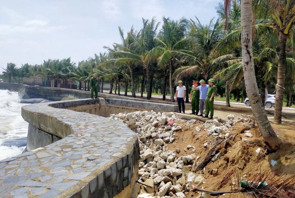 Bão số 10 tăng tốc vào đất liền, Thủ tướng tiếp tục chỉ đạo cấp tốc ứng phó