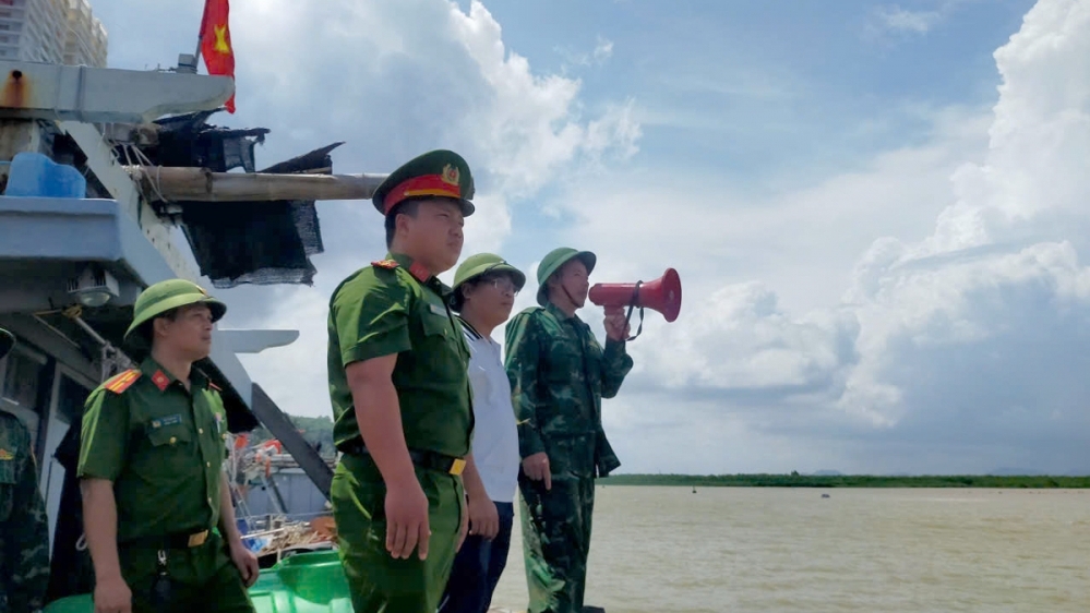 Bão số 10 tăng tốc vào đất liền, Thủ tướng tiếp tục chỉ đạo cấp tốc ứng phó