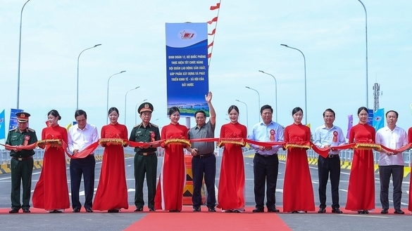 Cầu Phong Châu mới phải xứng đáng với mong mỏi và những giọt nước mắt của người dân