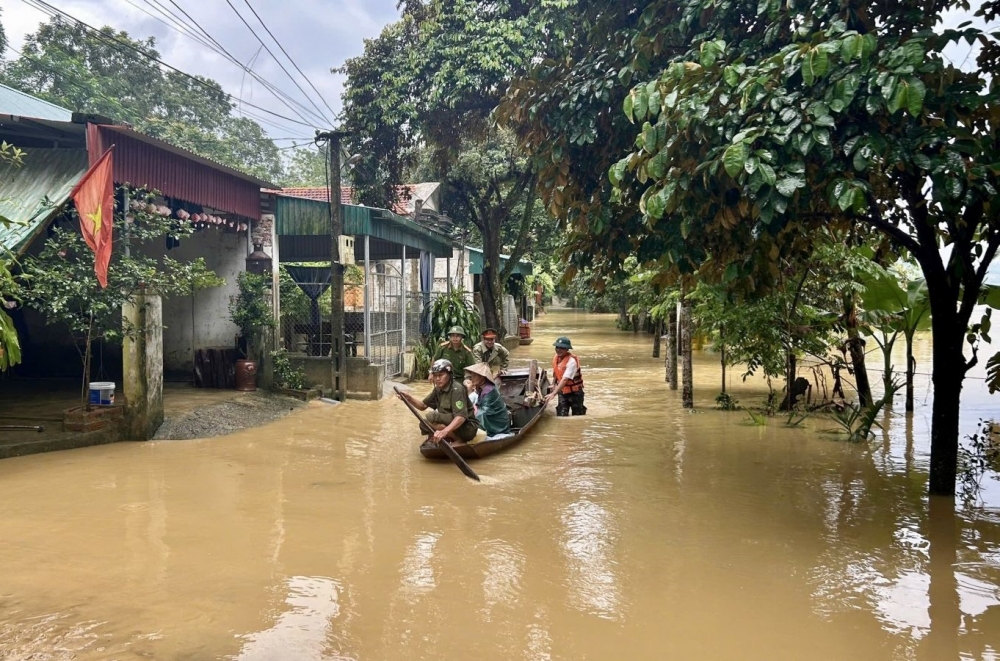 Thường trực Ban Bí thư: Hạn chế thấp nhất thiệt hại do bão số 10 gây ra Thường trực Ban Bí thư: Hạn chế thấp nhất thiệt hại do bão số 10 gây ra