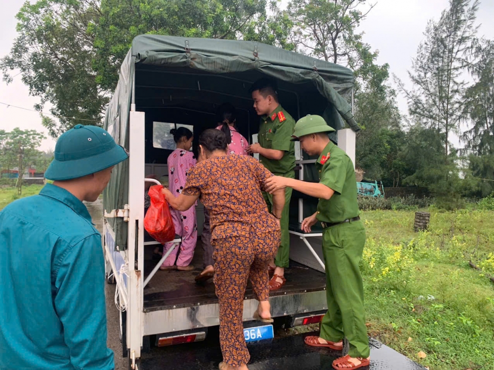 Hình ảnh bão số 10 tàn phá kinh hoàng tại Thanh Hóa