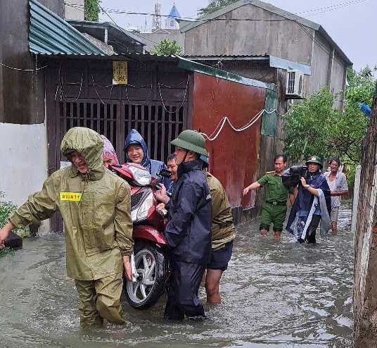 Hình ảnh bão số 10 tàn phá kinh hoàng tại Thanh Hóa