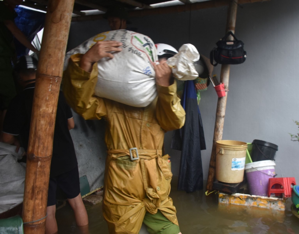 Hình ảnh bão số 10 tàn phá kinh hoàng tại Thanh Hóa